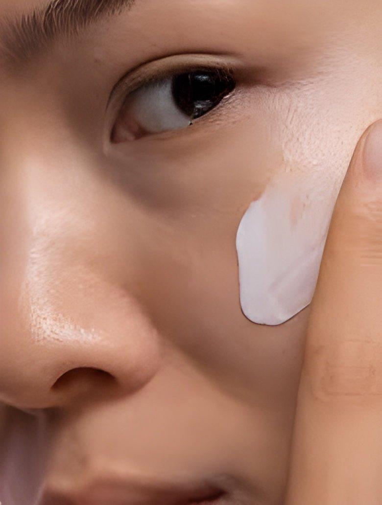 Eclat Soin Ceramide Hydrating Night Cream applied on a woman's face for deep moisturization